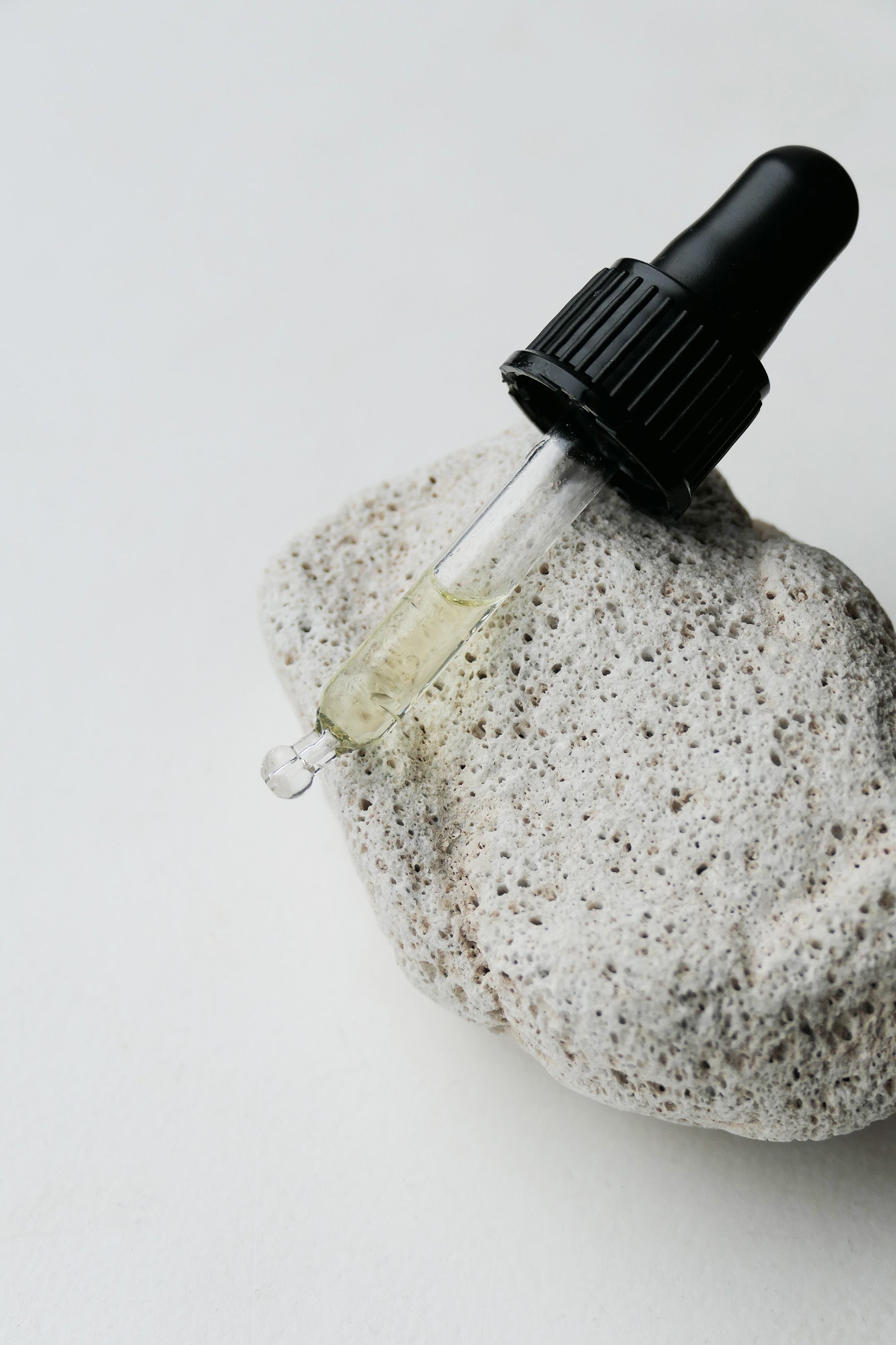 Relief: Hemp Extract Distillate (Broad Spectrum CBD) with Turmeric & Black Pepper